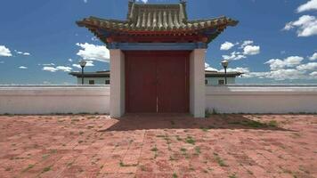 templo portón con adornos video