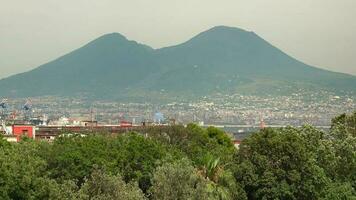 montar vesubio volcán en Nápoles ciudad en Italia video