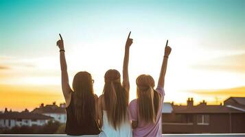 Tres niña amigos compartir alegre momento y felicidad a puesta de sol. ai generado foto