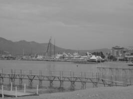 cannes en el mar mediterráneo foto