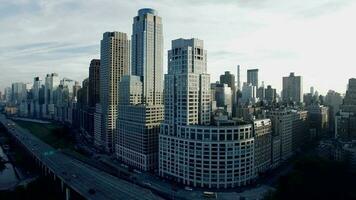 Antenne Aussicht von Neu York Stadt städtisch Metropole Horizont Gebäude video