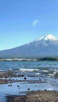 Kawaguchiko lago con bellissimo montare fuji video