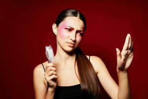 joven hermosa mujer brillante maquillaje posando Moda emociones Moda lentes de cerca inalterado foto