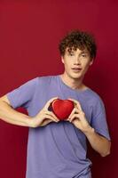 boyfriend teenager purple t-shirt heart-shaped gift photo