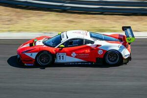 ferrari 488 gt3. automovilismo y carreras. deporte coche y superdeportivo acción fotografía. foto