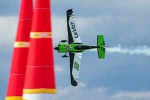 francois le votar con n540ha zivko borde 540 volador terminado lago Balaton a zamardí ciudad para rojo toro aire carrera 2019 foto