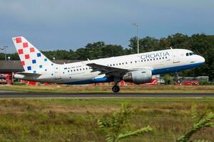 Croacia aerolíneas aerobús a319 9a-cth pasajero avión salida a frankfurt aeropuerto foto