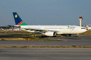 aire Namibia pasajero avión a aeropuerto. calendario vuelo viajar. aviación y aeronave. aire transporte. global internacional transporte. mosca y volador. foto