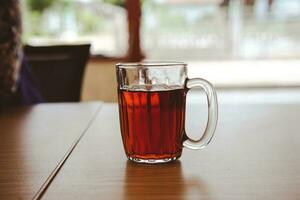 una taza de té en la mesa foto