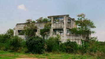 abandonado antiguo edificio diseño ingenieros son no responsable. foto