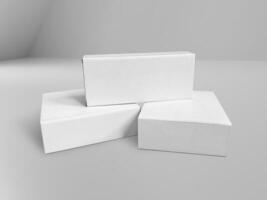 blanco embalaje blanco cartulina caja en estudio habitación antecedentes Listo para embalaje diseño foto