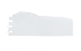 proche en haut de une blanc déchiré pièce de papier avec espace de copie. déchiré papier isolé transparent png