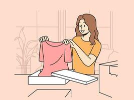 sonriente mujer apertura parcelas con ropa compras en línea desde hogar. emocionado hembra comprador deshacer cajas con pedidos desde Internet tiendas vector ilustración.