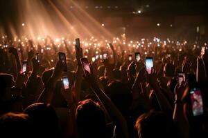 un multitud de personas a un En Vivo evento, concierto o fiesta participación manos y teléfonos inteligentes arriba ,generativo ai foto