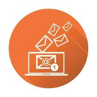 correo electrónico mensaje en ordenador portátil. vector ilustración en plano estilo en naranja redondo antecedentes.