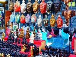 Buda estatuas y mascaras foto