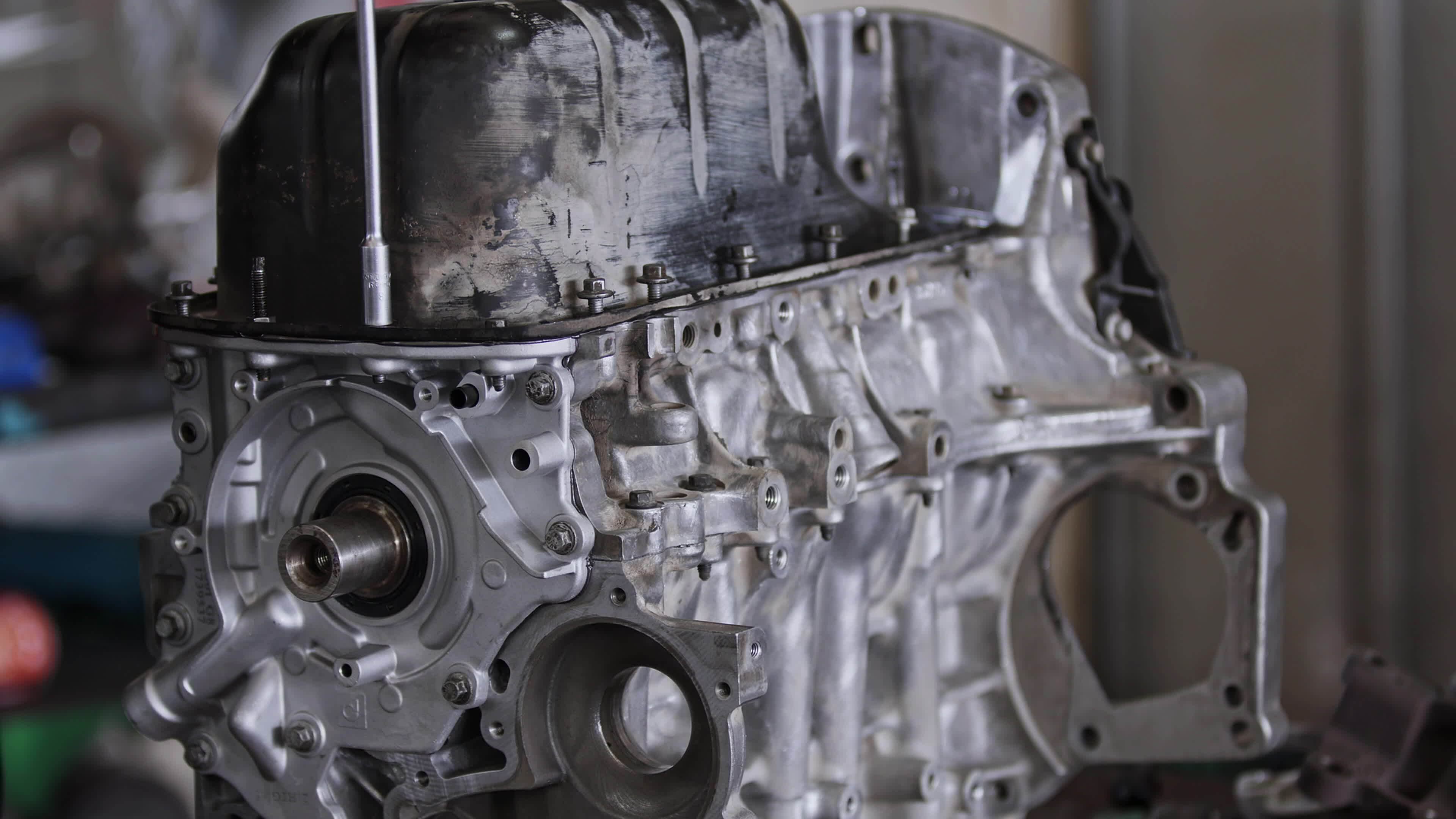 Car Engine Block Repair At 26178650 Stock Video at Vecteezy