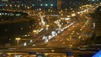 moderno alto subir rascacielos oficina edificios en urbano ciudad metrópoli video