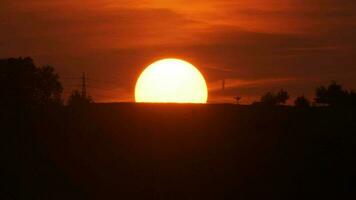 Zeit Ablauf von Sonnenuntergang Sonne Himmel Horizont Hintergrund video