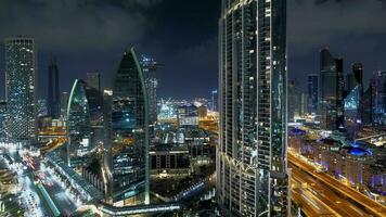 modern hög stiga skyskrapa kontor byggnader i urban stad metropol video
