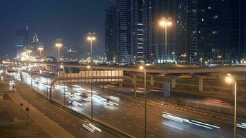 moderno Alto subir arranha-céu escritório edifícios dentro urbano cidade metrópole video