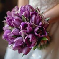 púrpura tulipán Boda ramo de flores flor antecedentes. ai generado foto