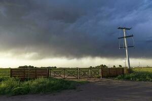 amenazante tormenta nubes, pampa, Patagonia, argentina foto