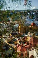 experiencia el encanto de guanajuato, un vistoso colonial ciudad con maravilloso arquitectura y Rico patrimonio foto