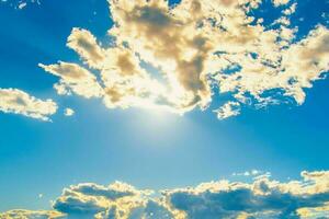 hermosa ver de un tierra y cielo - increíble cielo con nubes foto