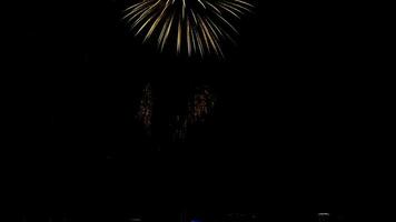 bunt Feuerwerk beim Stadt Tag Festival, Nowosibirsk, Russland video