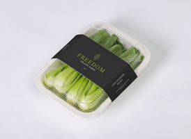 Takeaway food container round box mockup with vegetable psd