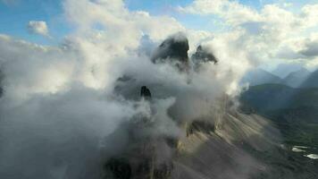 Sonnenuntergang beim tre cime di lavaredo Berge video