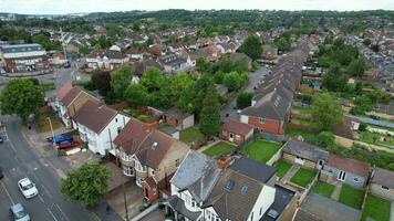 hoog hoek beeldmateriaal van luton stad van Engeland uk gedurende bewolkt dag. juli 17e, 2023 video