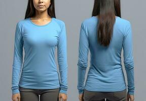mujer vistiendo un azul camiseta con largo mangas frente y espalda vista. ai generado foto
