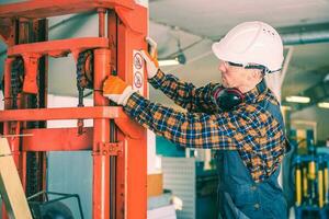 Forklift Repairing Work photo