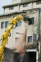 demolición de un antiguo edificio foto