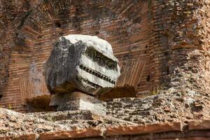 detalle de el restos a el flavio palacio además conocido como el domus flavia en el palatino colina en Roma foto