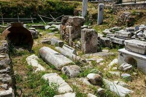 detalle de el antiguo restos a el romano ágora situado a el norte de el acrópolis en Atenas foto