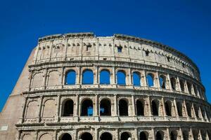 detalle de el famoso coliseo o Coliseo además conocido como el flavio anfiteatro en el centrar de el ciudad de Roma foto