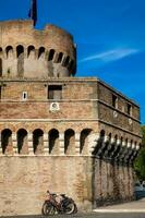 el hermosa mausoleo de Adriano además llamado sant angelo castillo construido en el año 139 anuncio foto