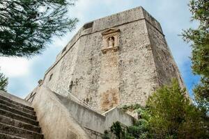 medieval fuerte lovrijenac situado en el occidental pared de Dubrovnik ciudad foto