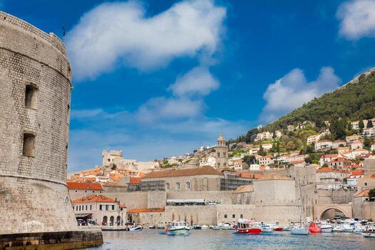 Dubrovnik ciudad antiguo Puerto centro de deportes acuáticos y fortificaciones foto