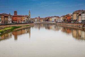 ver de el arno río y Pisa ciudad foto