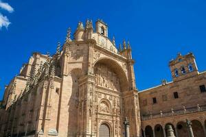 exterior ver de el histórico convento de san esteban situado en el plaza del concilio Delaware trento en el ciudad de salamanca construido Entre 1524 y 1610 foto