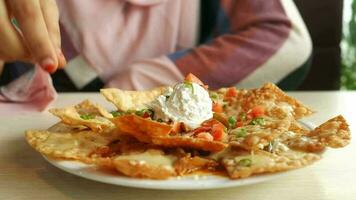 nachos aux croustilles de maïs avec viande hachée frite video