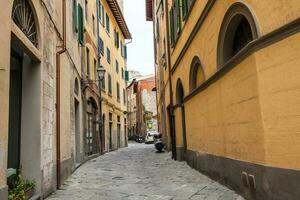 pintoresco calles de Pisa ciudad centrar foto