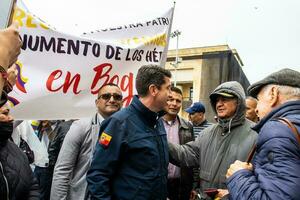 bogotá, Colombia, 19 julio 2023. ex ministro diego Molano a el pacífico protesta de el miembros de el activo reserva de el militar y policía efectivo en bogota Colombia en contra gustavo petro foto