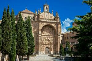 exterior ver de el histórico convento de san esteban situado en el plaza del concilio Delaware trento en el ciudad de salamanca construido Entre 1524 y 1610 foto