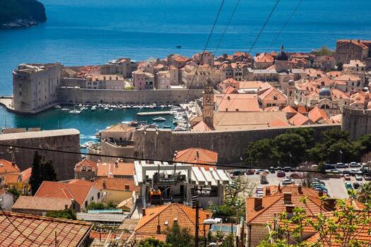 ver de Dubrovnik ciudad y cable coche tomado desde montar srd foto