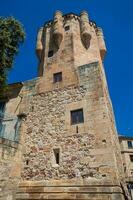 el histórico clavero torre construido en el decimoquinto siglo en el ciudad de salamaca en España foto